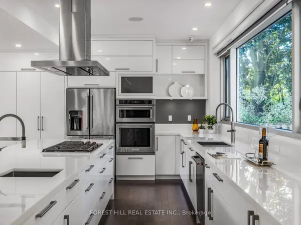 16 Viamede CRES, Toronto C15, ON M2K 2A8