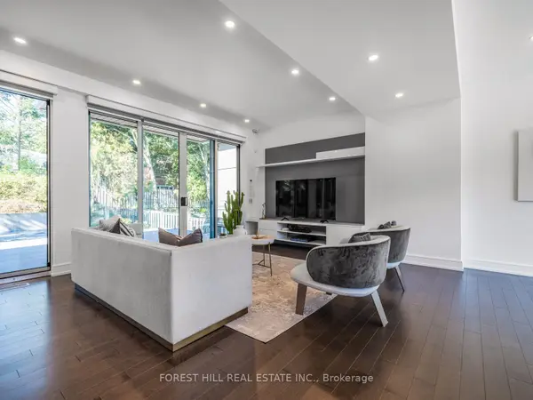 16 Viamede CRES, Toronto C15, ON M2K 2A8