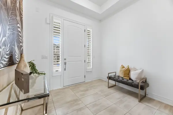 11 Lockton ST, Whitby, ON L1P 0E1