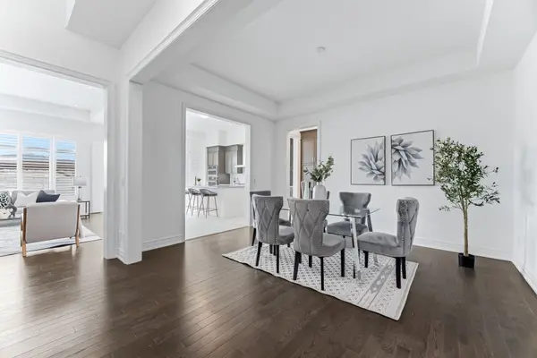 11 Lockton ST, Whitby, ON L1P 0E1