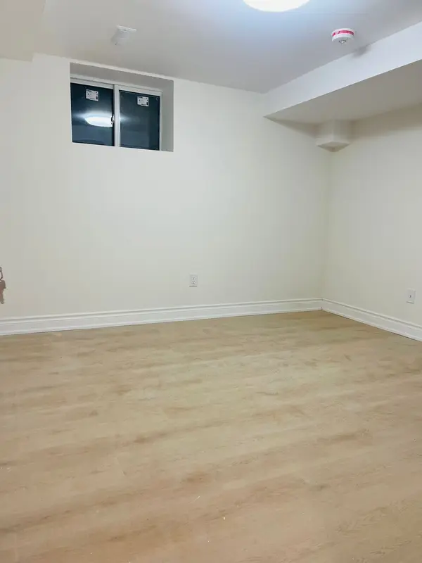 220 Bloor ST W #Bsmt, Oshawa, ON L1J 1P8