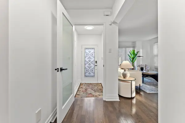 271 Rose Green DR, Vaughan, ON L4J 4S8