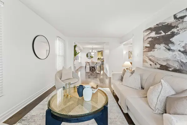 271 Rose Green DR, Vaughan, ON L4J 4S8