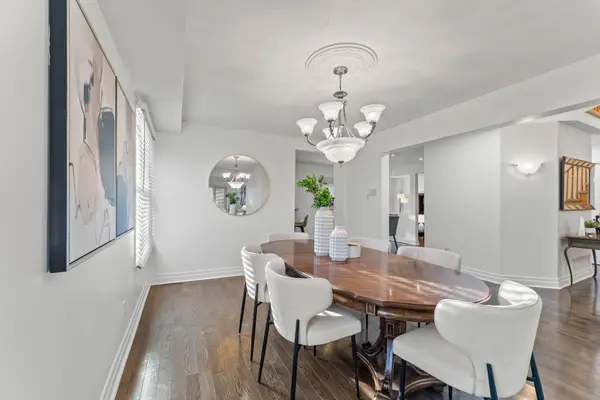 271 Rose Green DR, Vaughan, ON L4J 4S8