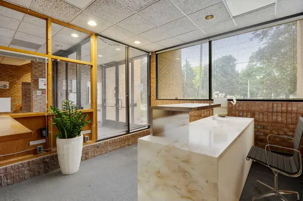 21 Dunlop ST, Richmond Hill, ON L4C 2M6