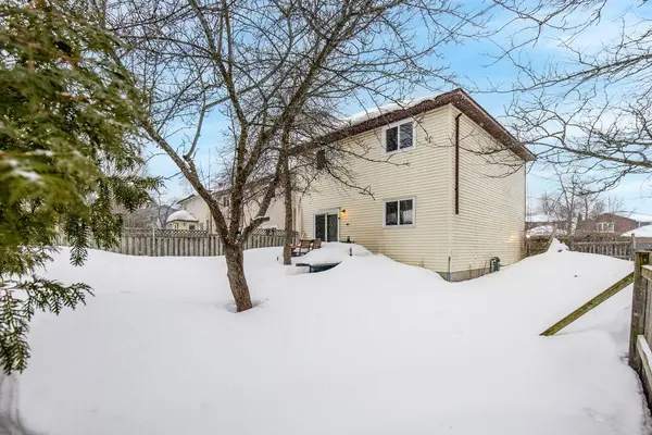 341 Hickling TRL, Barrie, ON L4M 5Z6