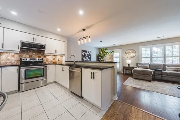 705 Cumberland AVE #18, Burlington, ON L7N 3W4