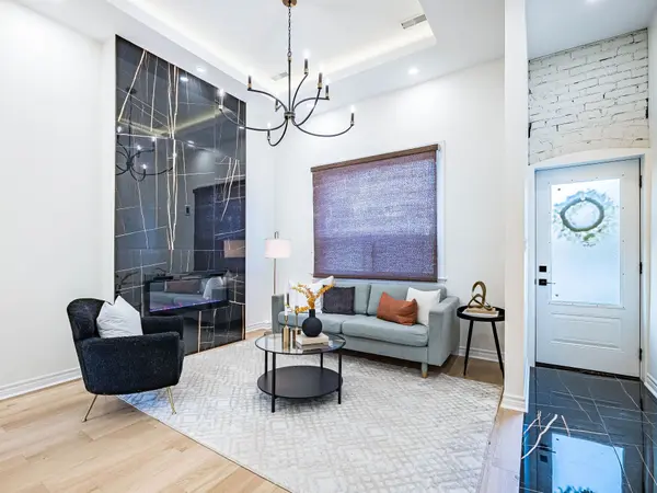 918 Ossington AVE, Toronto W02, ON M6G 3V1