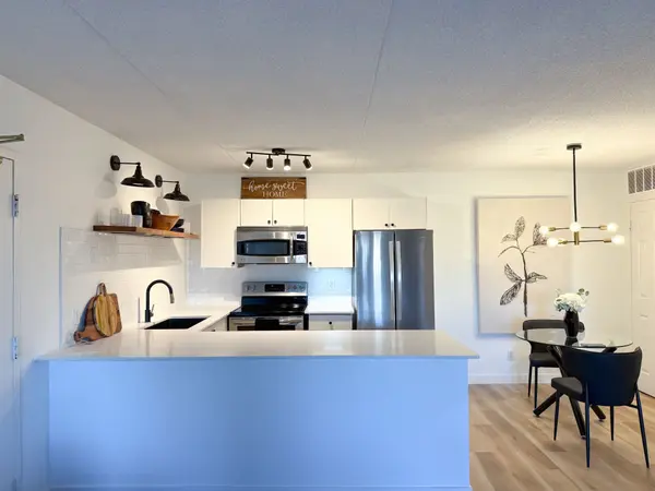 1800 Walker's Line #210, Burlington, ON L7M 4V2