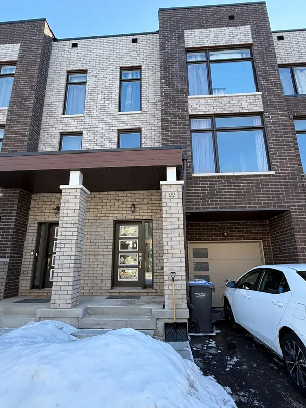 22 Queenpost DR, Brampton, ON L6Y 6L2