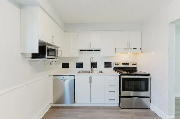 16 Crawford DR, Brampton, ON L6V 2C7