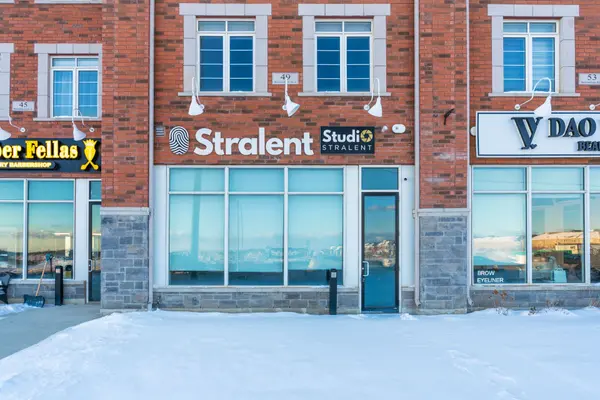 49 Burnhamthorpe RD E, Oakville, ON L6H 7C8