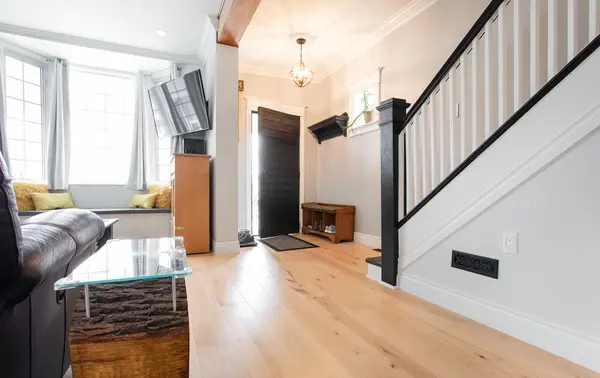 144 Eileen AVE, Toronto W03, ON M6N 1W1