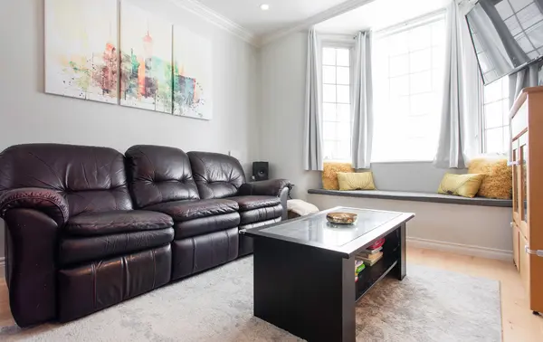 144 Eileen AVE, Toronto W03, ON M6N 1W1