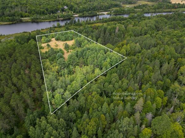 0 Flying Club RD, Greater Madawaska, ON K7R 2Z6