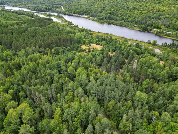 0 Flying Club RD, Greater Madawaska, ON K7R 2Z6
