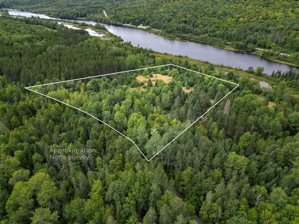 0 Flying Club RD, Greater Madawaska, ON K7R 2Z6