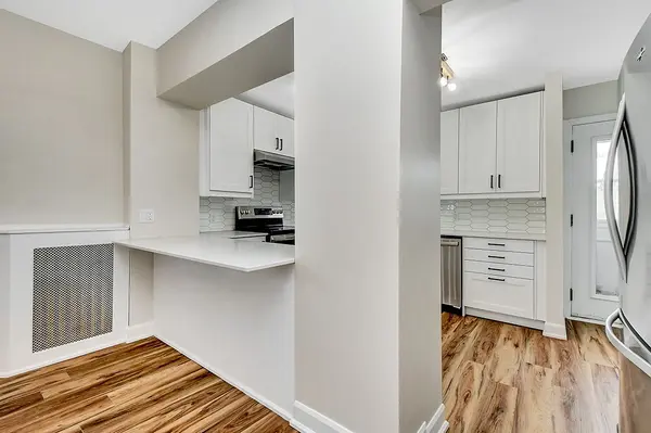 301 Zephyr AVE, Britannia - Lincoln Heights And Area, ON K2B 5Z7