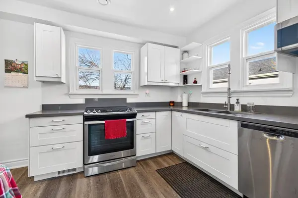 710 Rennie ST, Hamilton, ON L8H 3R2
