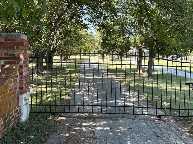 1403 N Cedar Hill Road, Cedar Hill, TX 75104