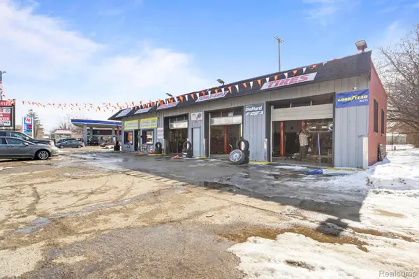 3860 Davison RD, Flint, MI 48506