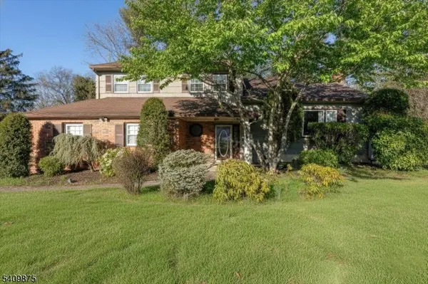 29 Manitou Cir,  Westfield Town,  NJ 07090