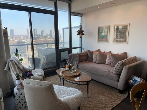 33 Mill ST #1209, Toronto C08, ON M5A 3R3