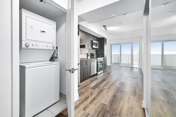 1010 Sandy Beach RD #604, Pickering, ON L1W 0C7