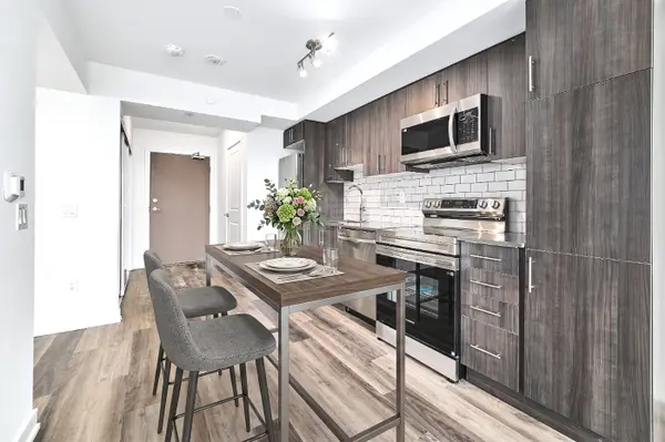 1010 Sandy Beach RD #604, Pickering, ON L1W 0C7