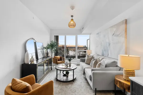 681 Yonge ST #206, Barrie, ON L4N 4E8