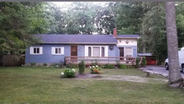 16 Fredrick AVE, Tiny, ON L0L 1P0