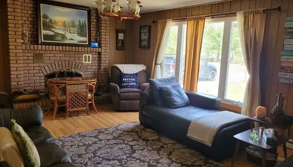 16 Fredrick AVE, Tiny, ON L0L 1P0