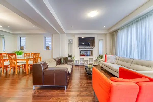 294 Valermo DR, Toronto W06, ON M8W 3E4