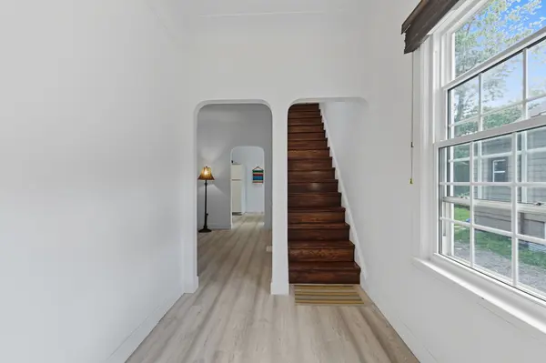 157 East 5th ST, Hamilton, ON L9A 2Z7