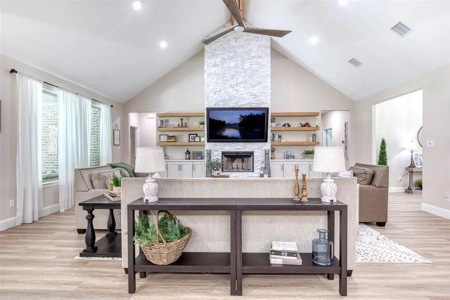 2121 Canyon Lake Road, Wills Point, TX 75169