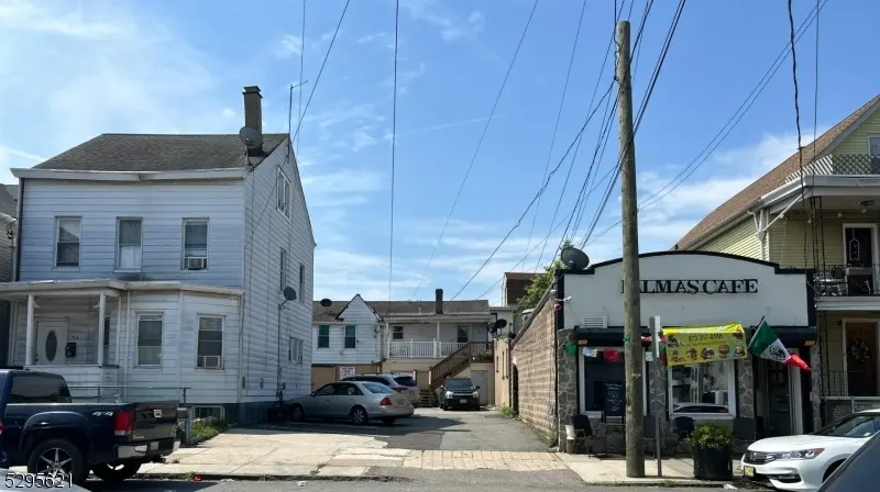 100-104 3Rd Ave, Paterson City, NJ 07514