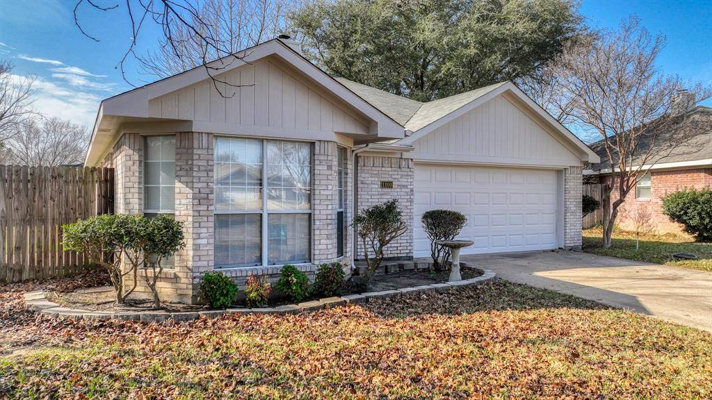 1100 Miles Avenue, Burleson, TX 76028