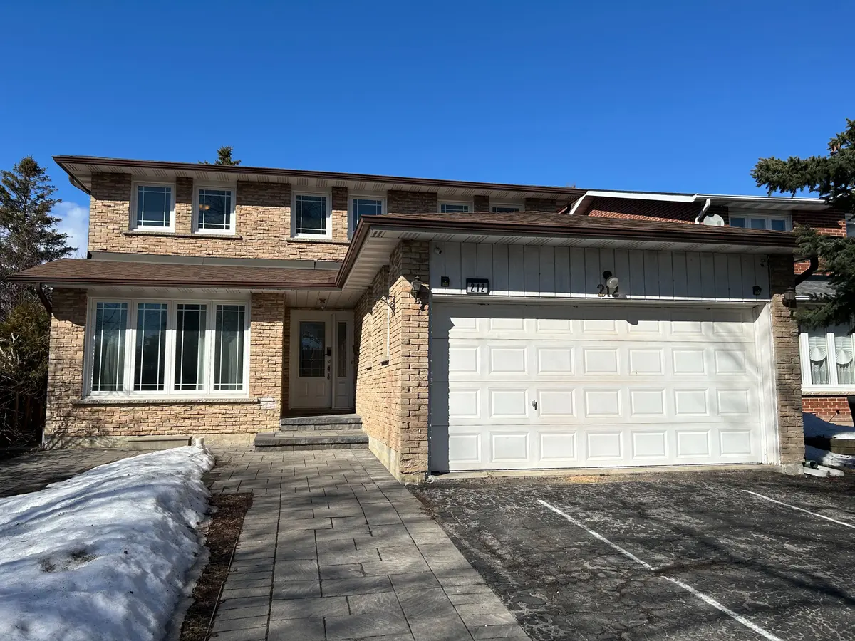 212 risebrough Circuit, Markham, ON L3R 3H9