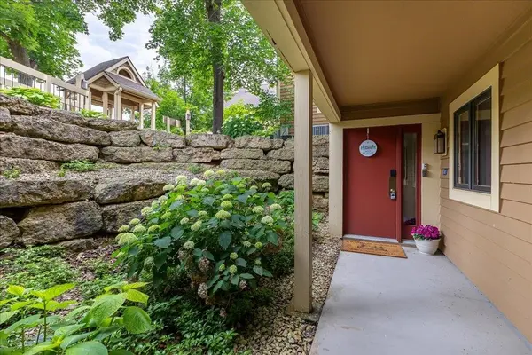 B2 Long Bay Point Drive, Galena, IL 61036