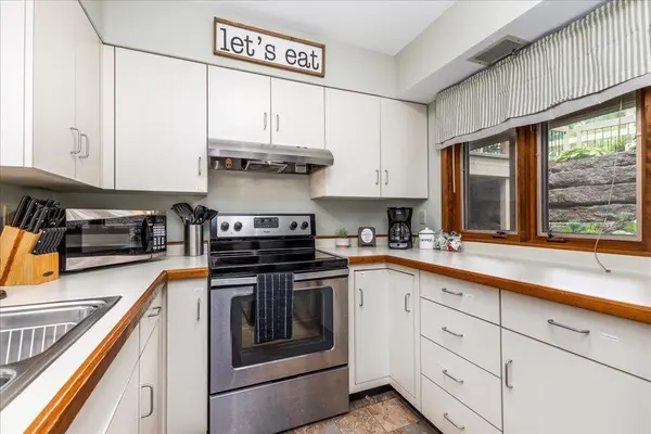 B2 Long Bay Point Drive, Galena, IL 61036