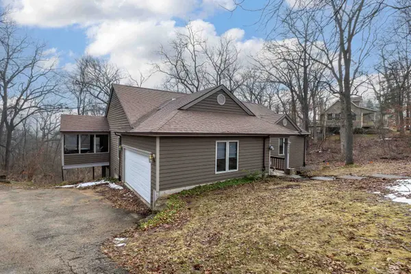 1135 N Clark Lane, Galena, IL 61036