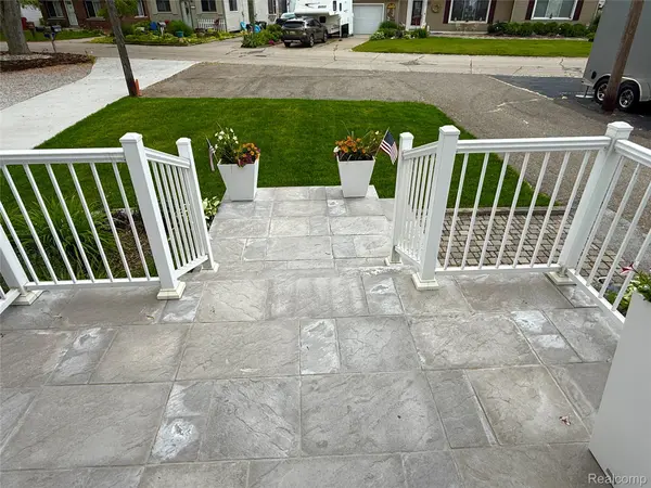 37805 Maplehill ST, Harrison Charter Township, MI 48045