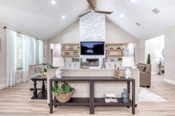 2121 Canyon Lake Road, Wills Point, TX 75169