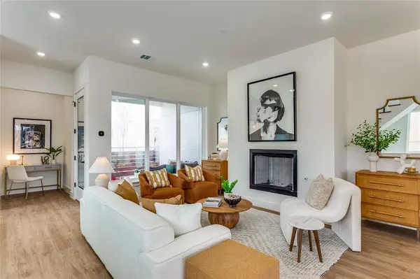 337 College Avenue, Fort Worth, TX 76104