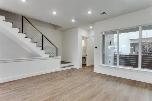 341 College Avenue, Fort Worth, TX 76104