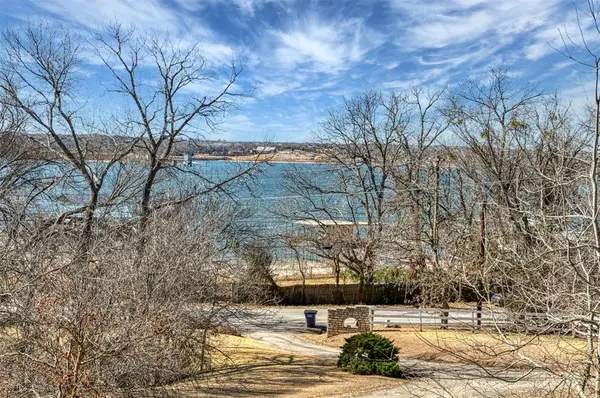 920 E Lake Drive, Willow Park, TX 76087