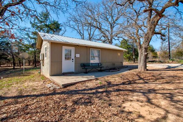 374 Hideaway Lane, Valley View, TX 76272