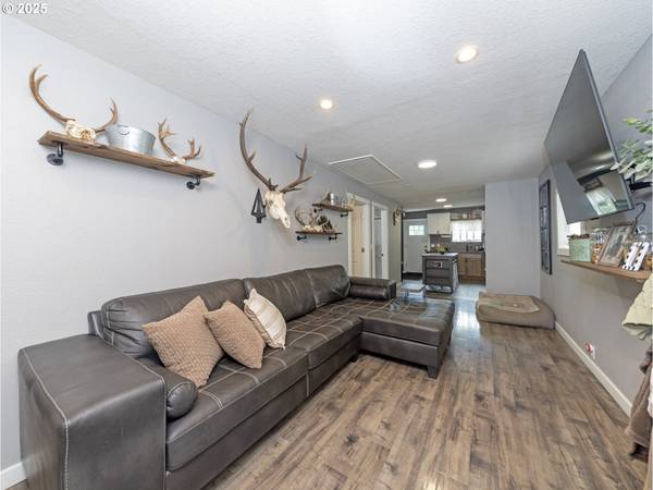 1142 CLATSOP ST, Vernonia, OR 97064