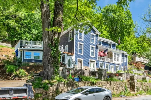 12 Sanatorium Rd, Glen Gardner Boro, NJ 08826