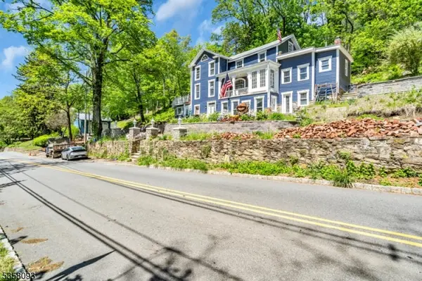 12 Sanatorium Rd, Glen Gardner Boro, NJ 08826